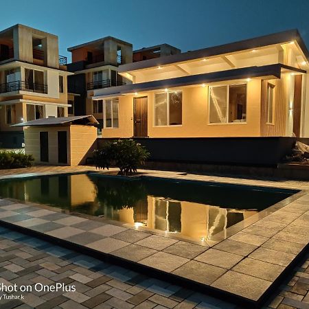 Royal Meadows Igatpuri 2Bhk Poolside Villa المظهر الخارجي الصورة