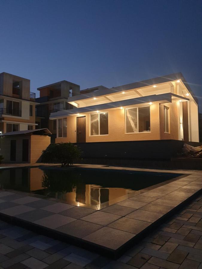Royal Meadows Igatpuri 2Bhk Poolside Villa المظهر الخارجي الصورة